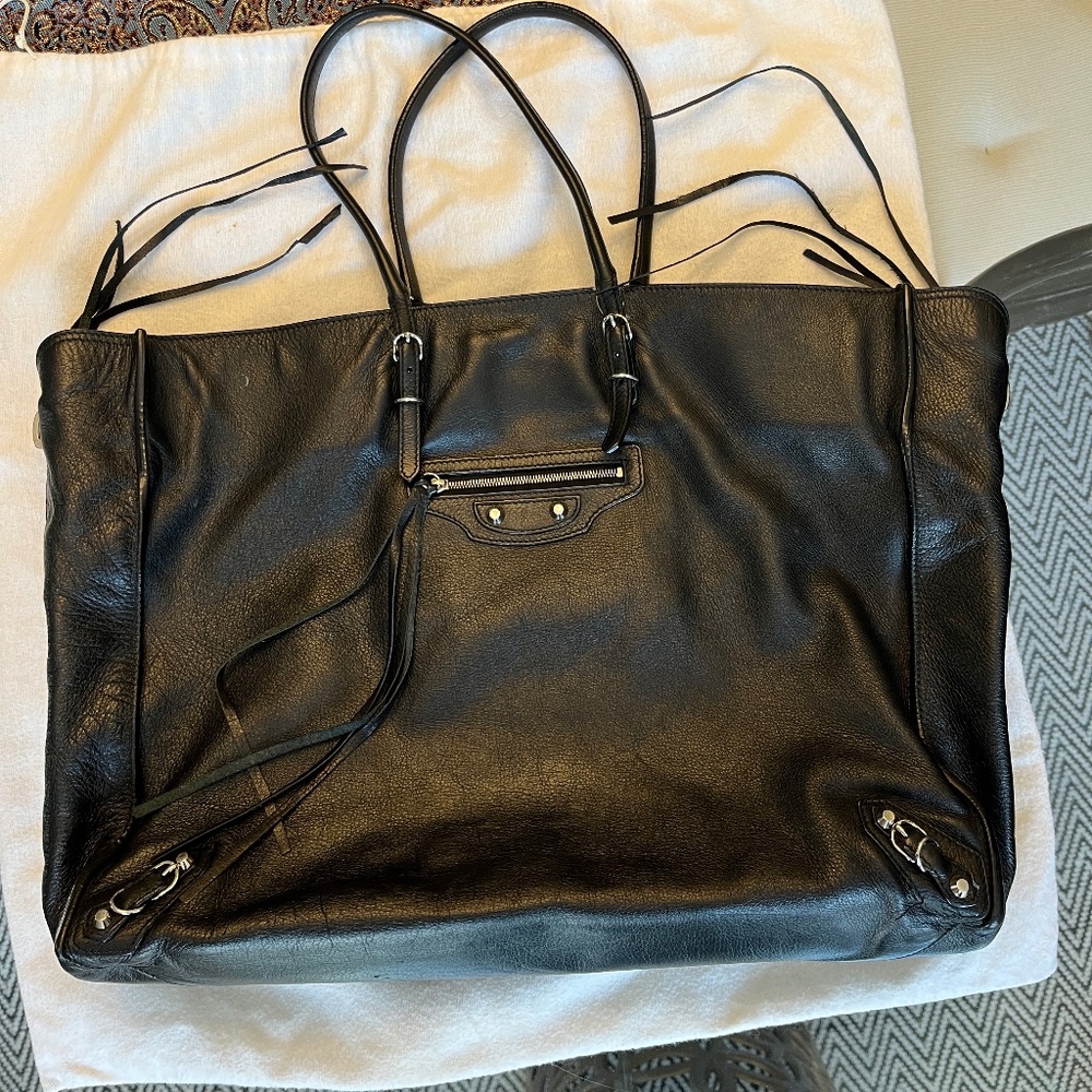 Balenciaga A4 Papier black